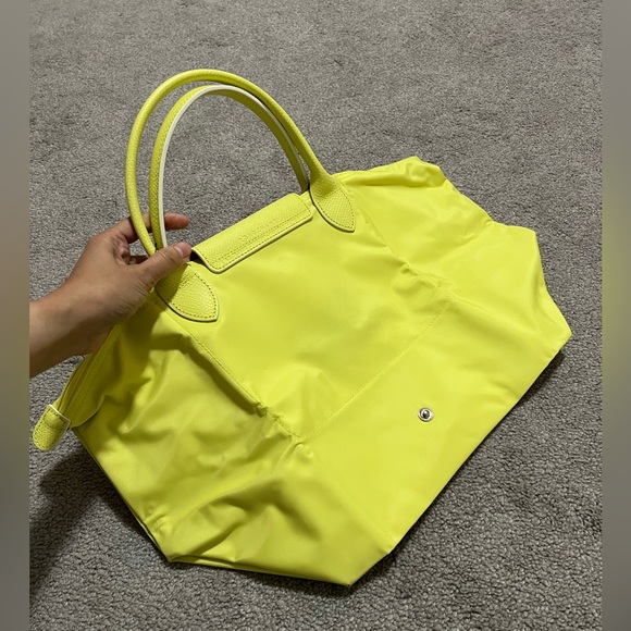 Longchamp Medium Top Handle - Picture 8 of 16